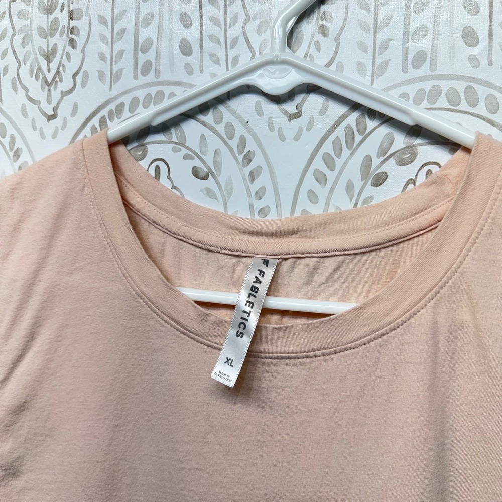 Fabletics Muscle Tank Top Womens XL Peach Athleisure Sleeveless Crew Neck Solid - Picture 3 of 4